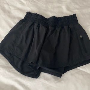 Lululemon tracker short 4”